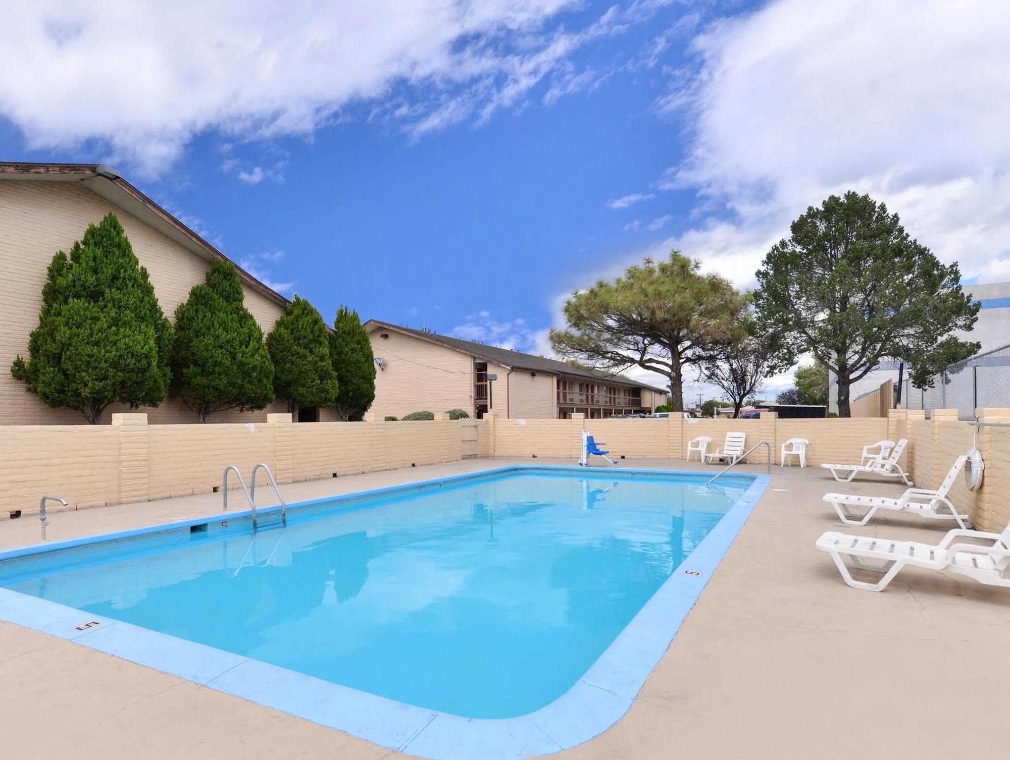 Days Inn By Wyndham Albuquerque Northeast Dış mekan fotoğraf