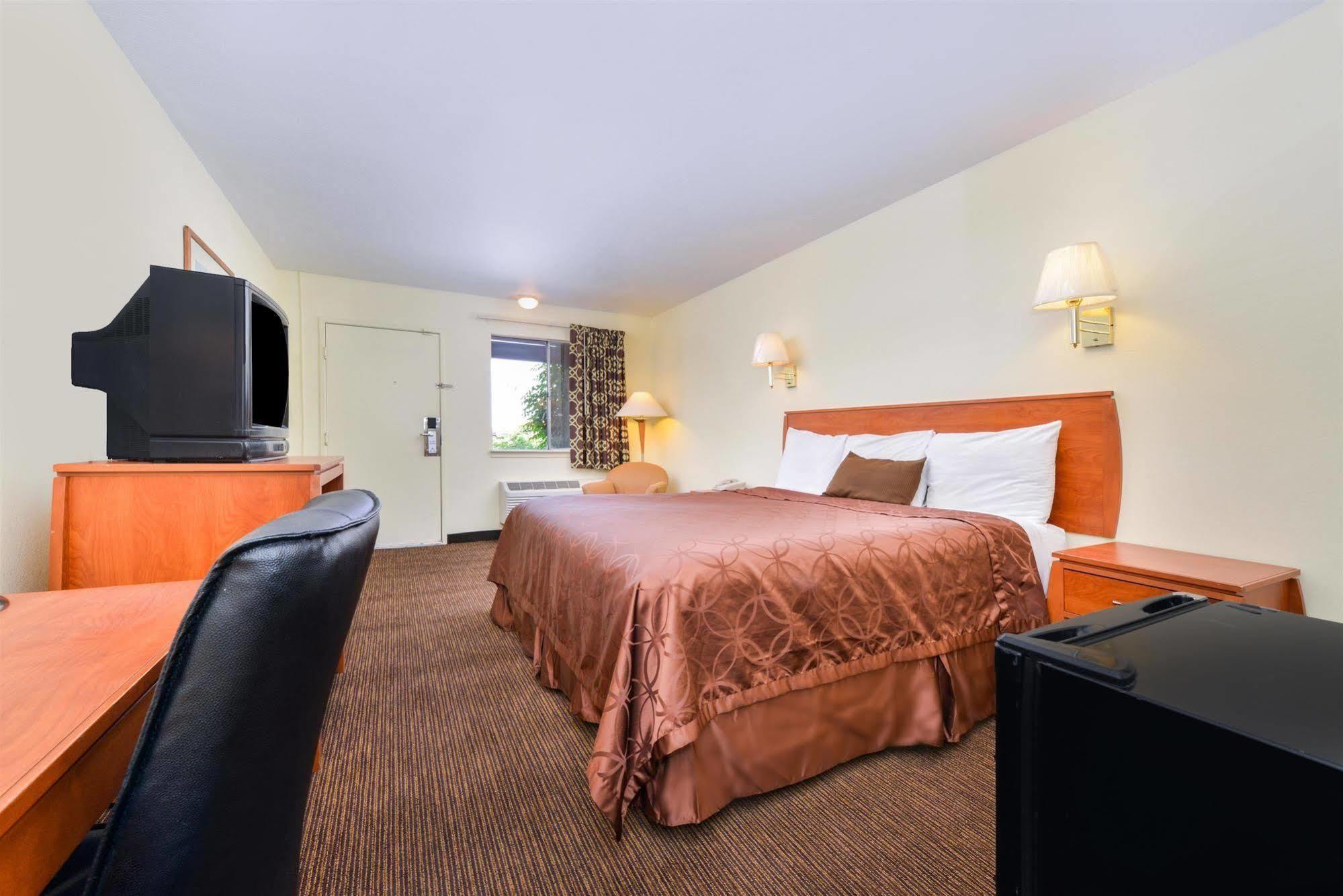 Days Inn By Wyndham Albuquerque Northeast Dış mekan fotoğraf