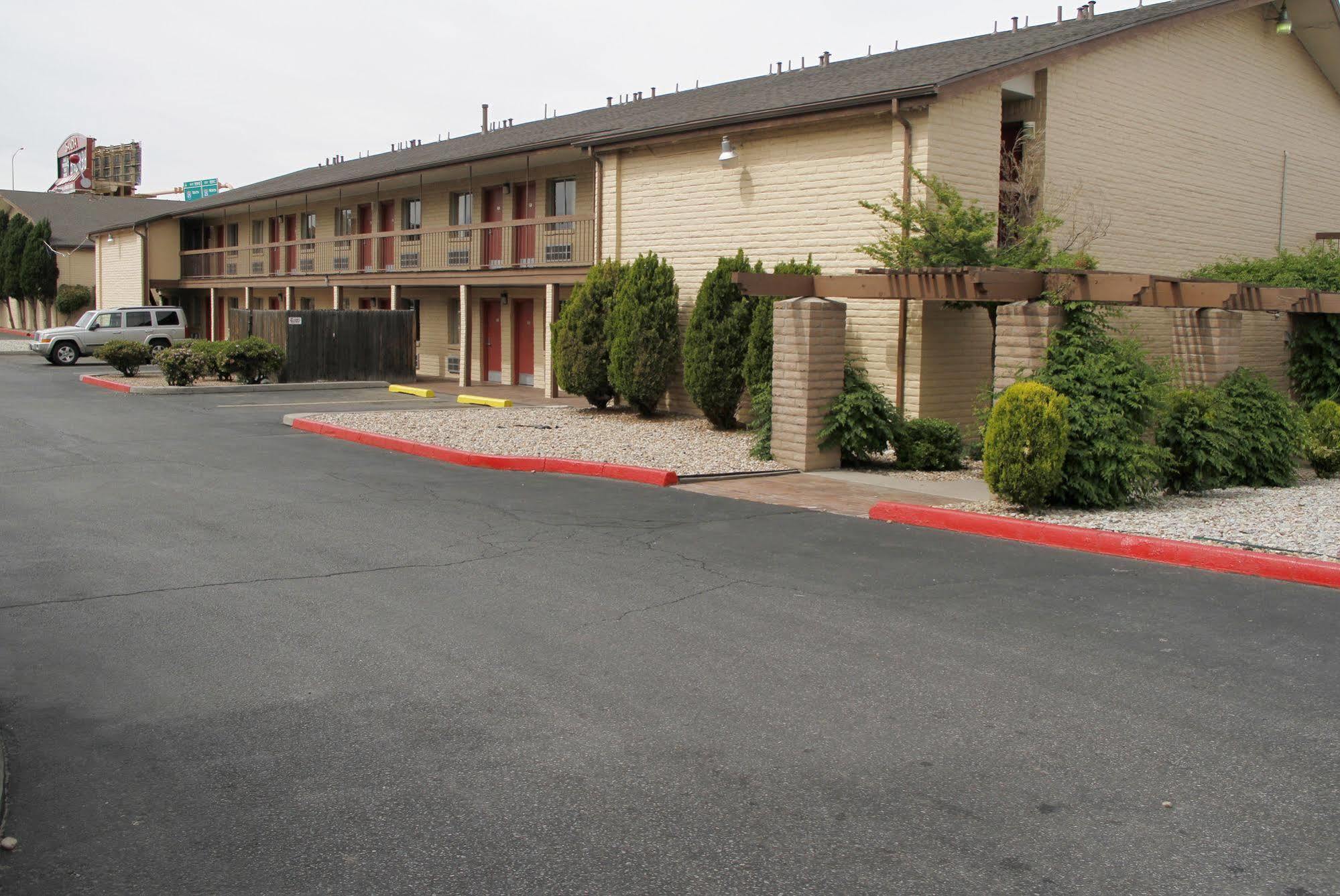 Days Inn By Wyndham Albuquerque Northeast Dış mekan fotoğraf