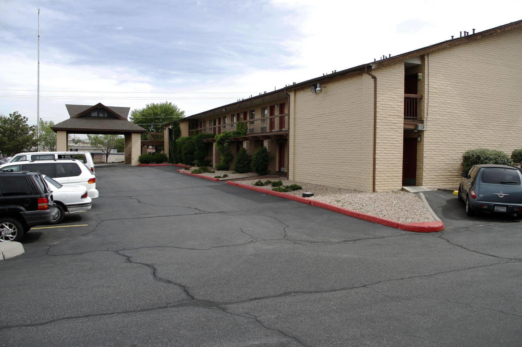 Days Inn By Wyndham Albuquerque Northeast Dış mekan fotoğraf